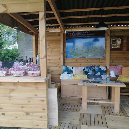 Gite Merlin Spa Privatif Et Sauna Trélévern Exterior foto