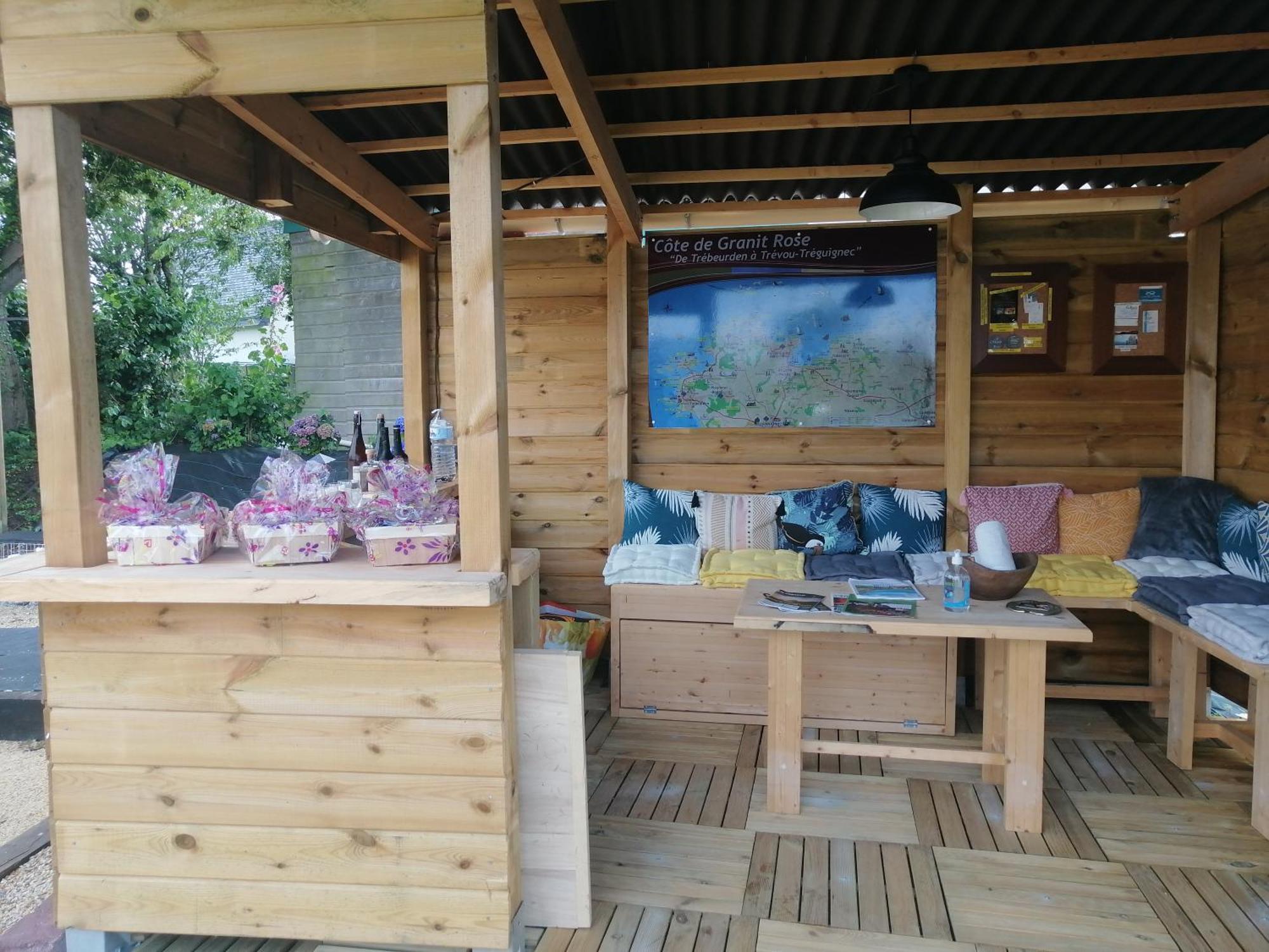 Gite Merlin Spa Privatif Et Sauna Trélévern Exterior foto